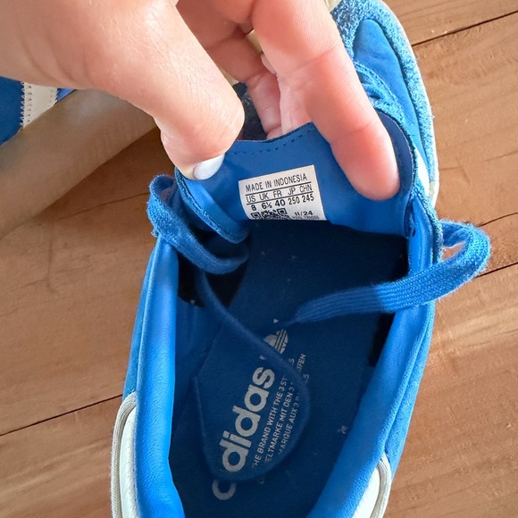 Women’s Adidas Samba Sneakers - Picture 5 of 7